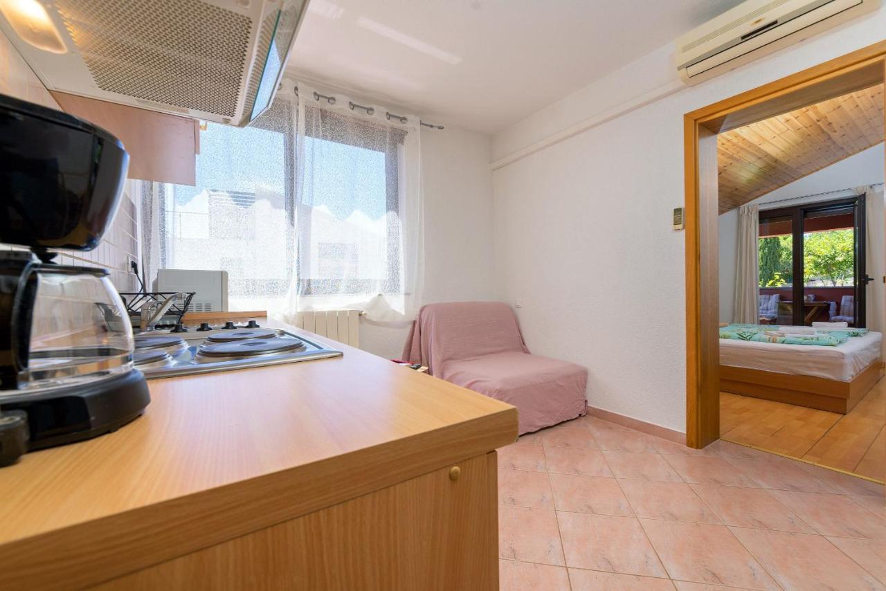 Apartments Miri Vrsar Exterior photo